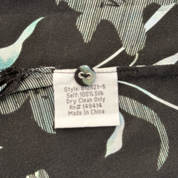 Johnny Was Silk Top - Picture 7 of 8